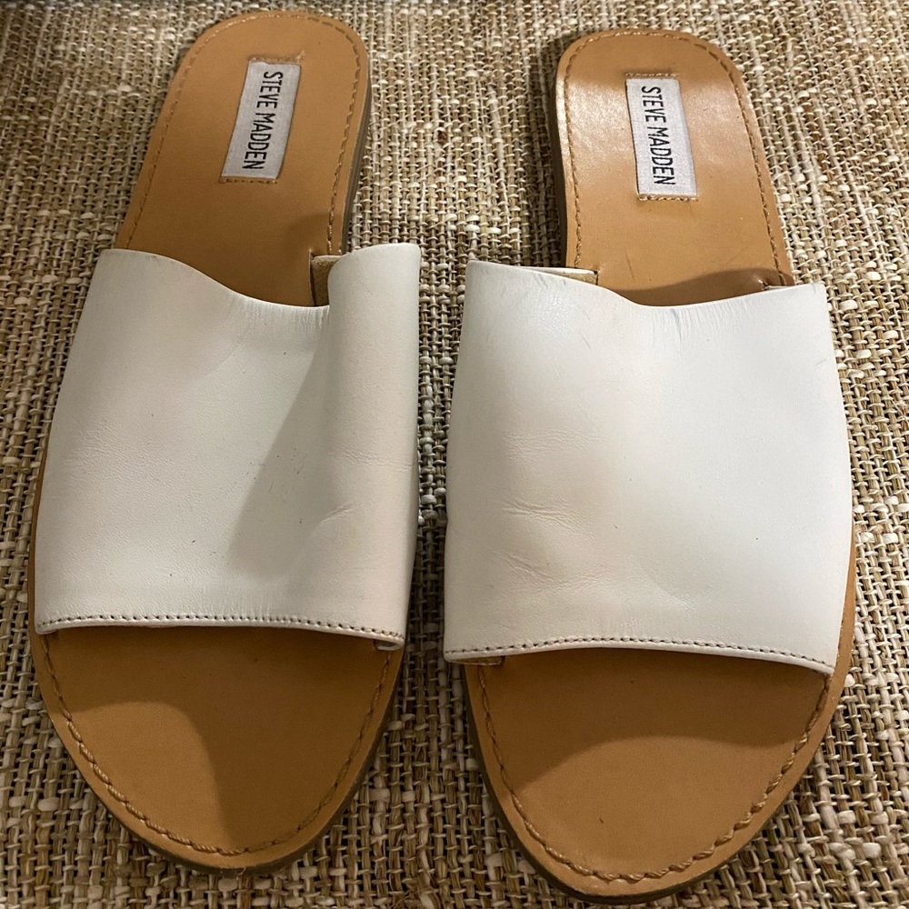 Steve Madden white slides